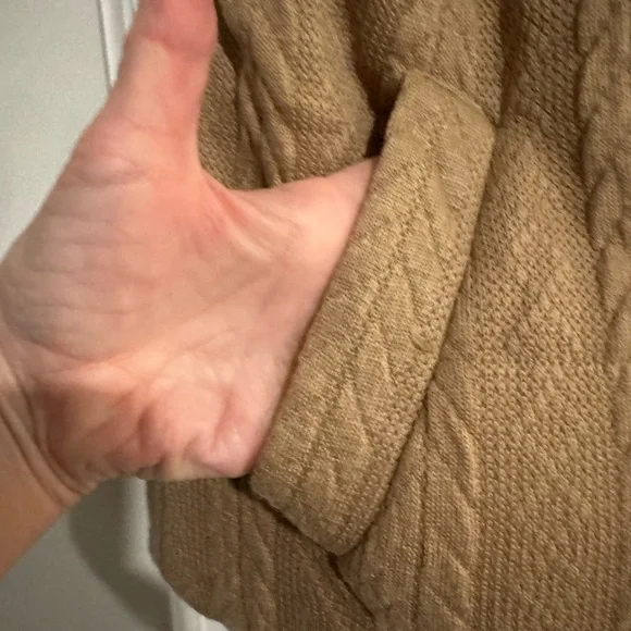 Hem and Thread NWT vest. Size medium - Picture 4 of 5